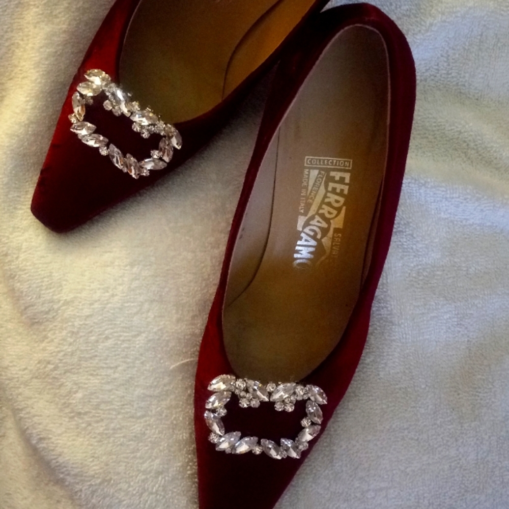 Authentic Salvatore Ferragamo Red Wine color Suede Leather size 9B